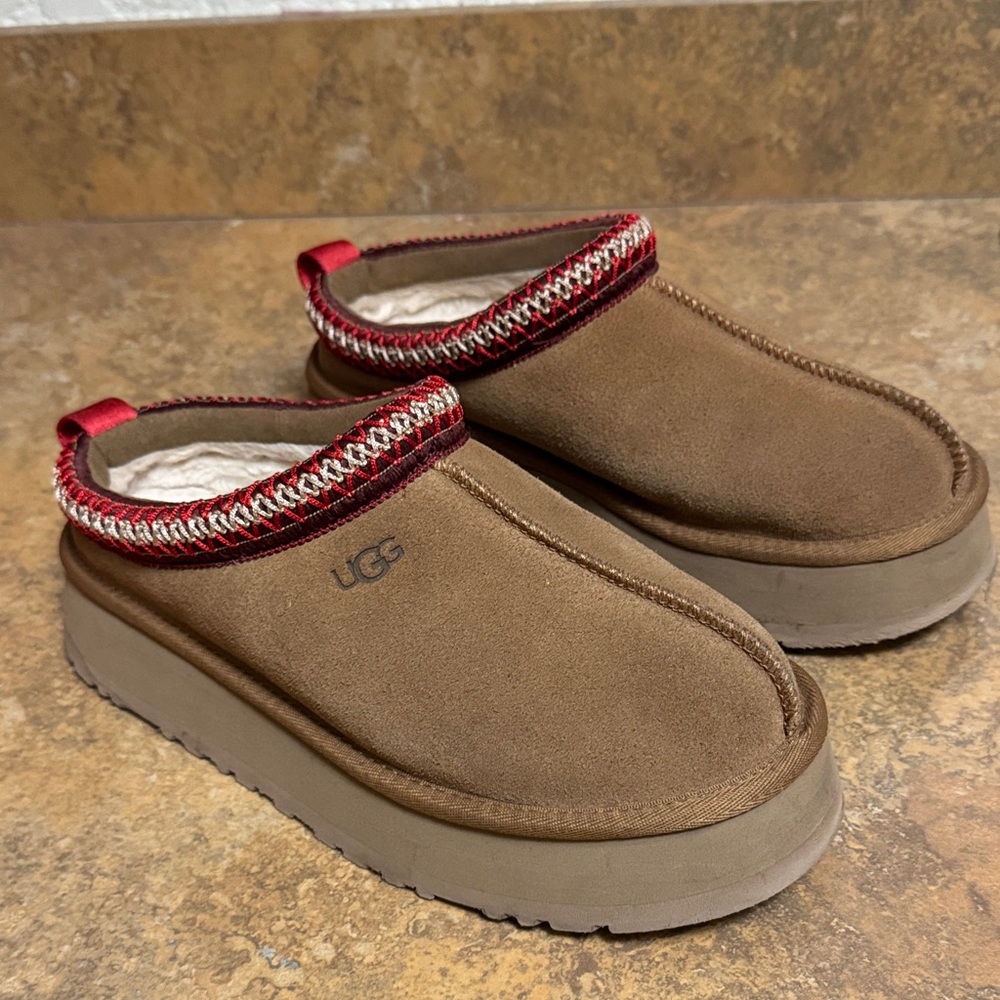 UGG Tasman platform